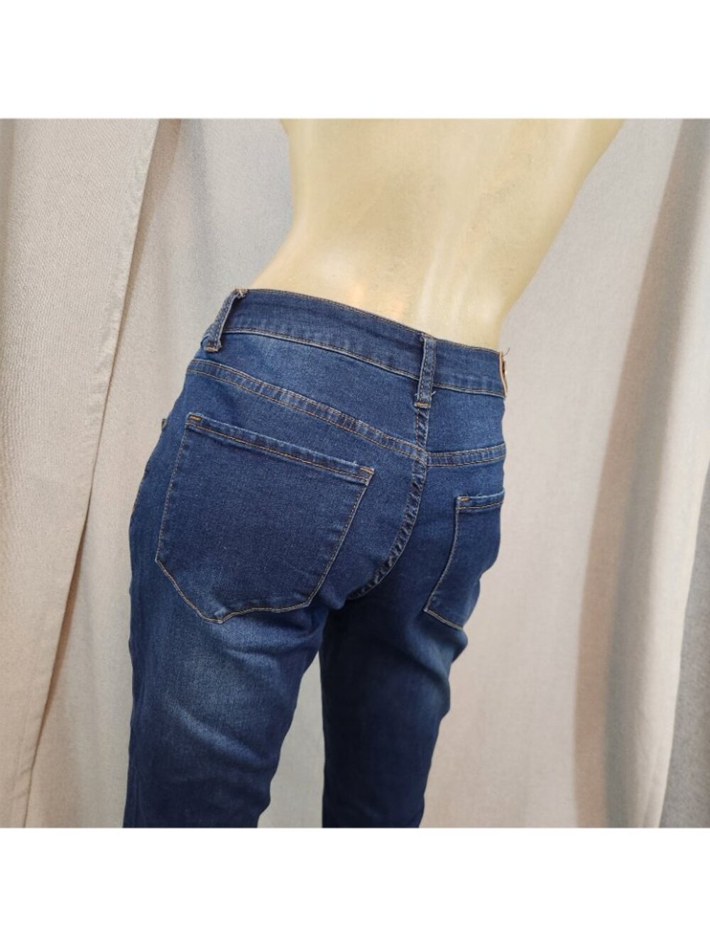 Tahari Amelia Dark Blue Wash Skinny Leg Denim Blue Jeans Size 8 MEDIUM 31 Wx27 I - Picture 5 of 8